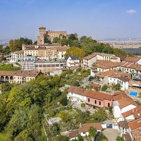Gabiano Villa Sleeps 8 With Pool Air Con And Wifi