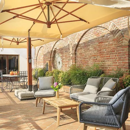 Gabiano Villa Sleeps 8 With Pool Air Con And Wifi