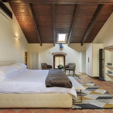 Gabiano Villa Sleeps 8 With Pool Air Con And Wifi Villa *