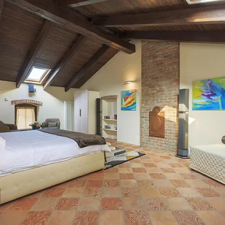 Gabiano Villa Sleeps 8 With Pool Air Con And Wifi Gabiano