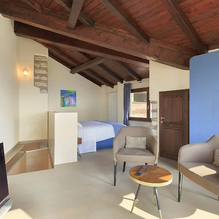 Gabiano Villa Sleeps 8 With Pool Air Con And Wifi Villa *